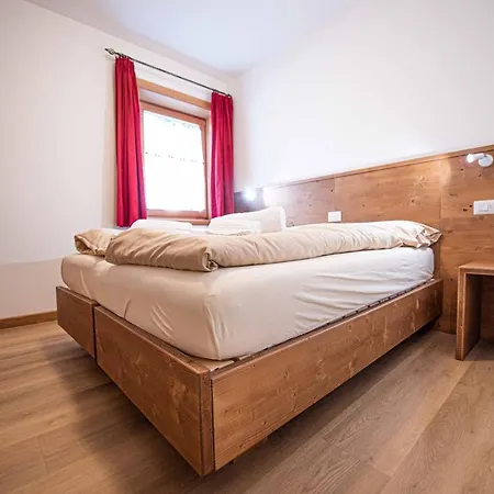 Real Wood Pemont Myholidaylivigno ليفينو