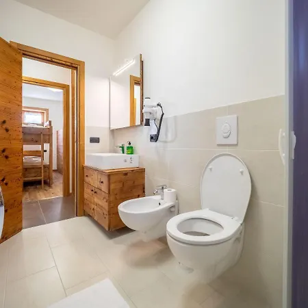 Real Wood Pemont Myholidaylivigno ليفينو